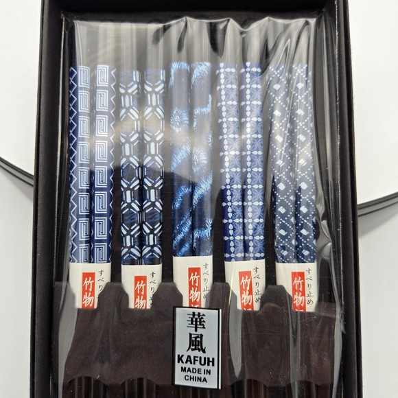 Kafuh Black and Blue Chopsticks Set - Picture 4 of 6